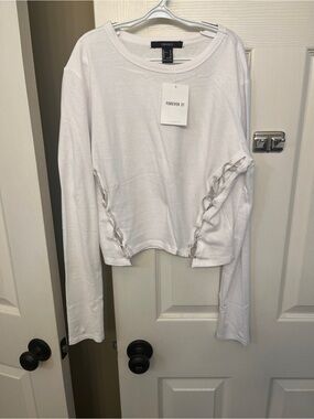 Forever 21 White Long-Sleeve Sequim Lace-Up Crop Top size M NWT
